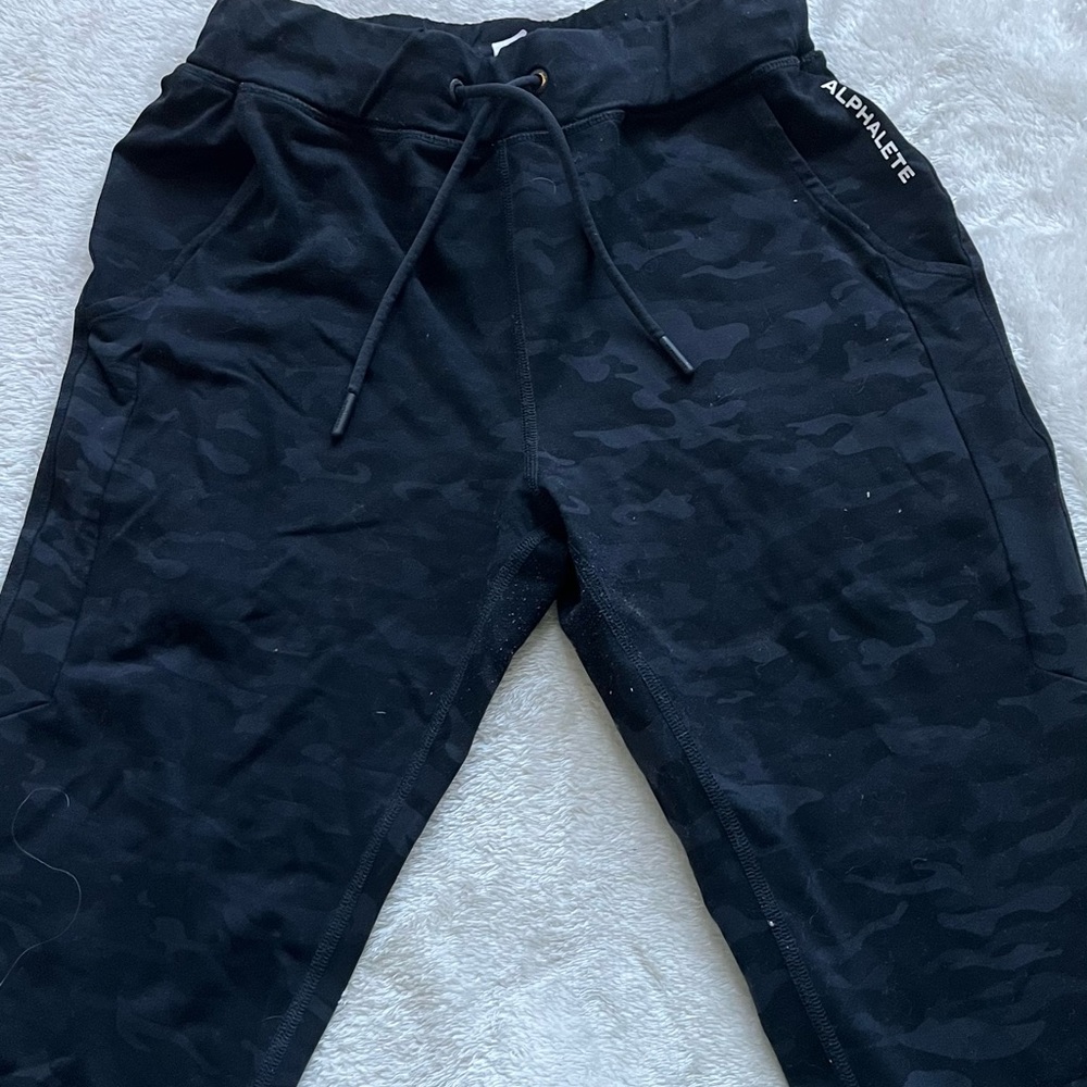 alphalete joggers